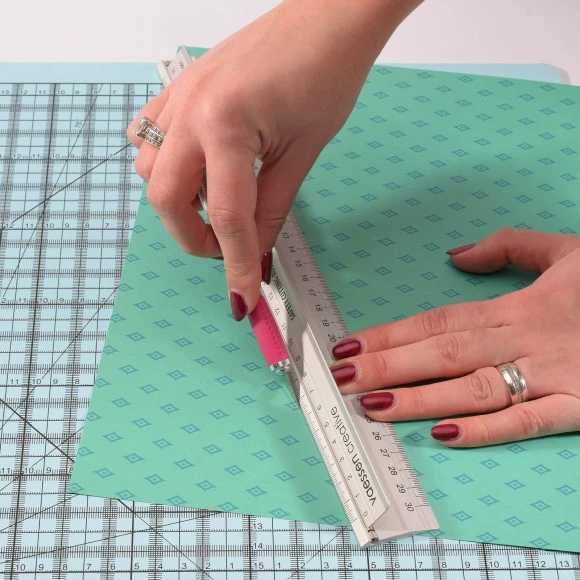 Vaessen Creative • Sicherheits-Schneidelineal 30cm 2 Vaessen Creative • Sicherheits-Schneidelineal 30cm – Bild 2